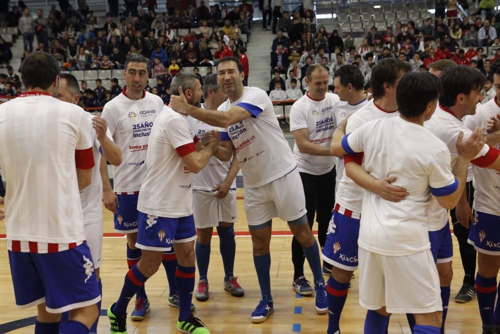 Partido benéfico entre exjugadores del Sporting y del Oviedo en favor de la Asociación Adansi