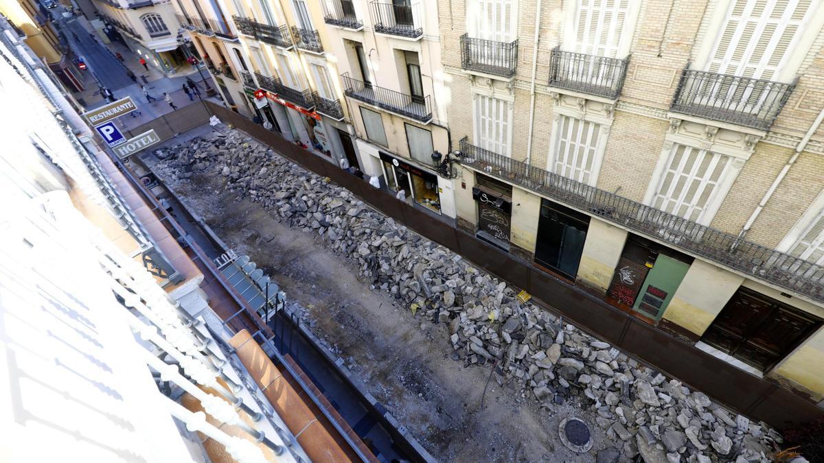 Vista desde un balcón de las obras en la cale Manifestación de Zaragoza.