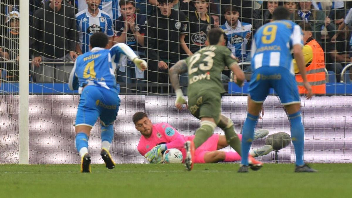 Álvaro Ferllo, el 'parapenaltis' que anhelaba el Deportivo