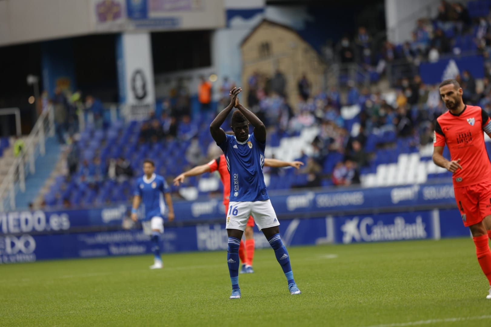 El partido del Oviedo, en imágenes