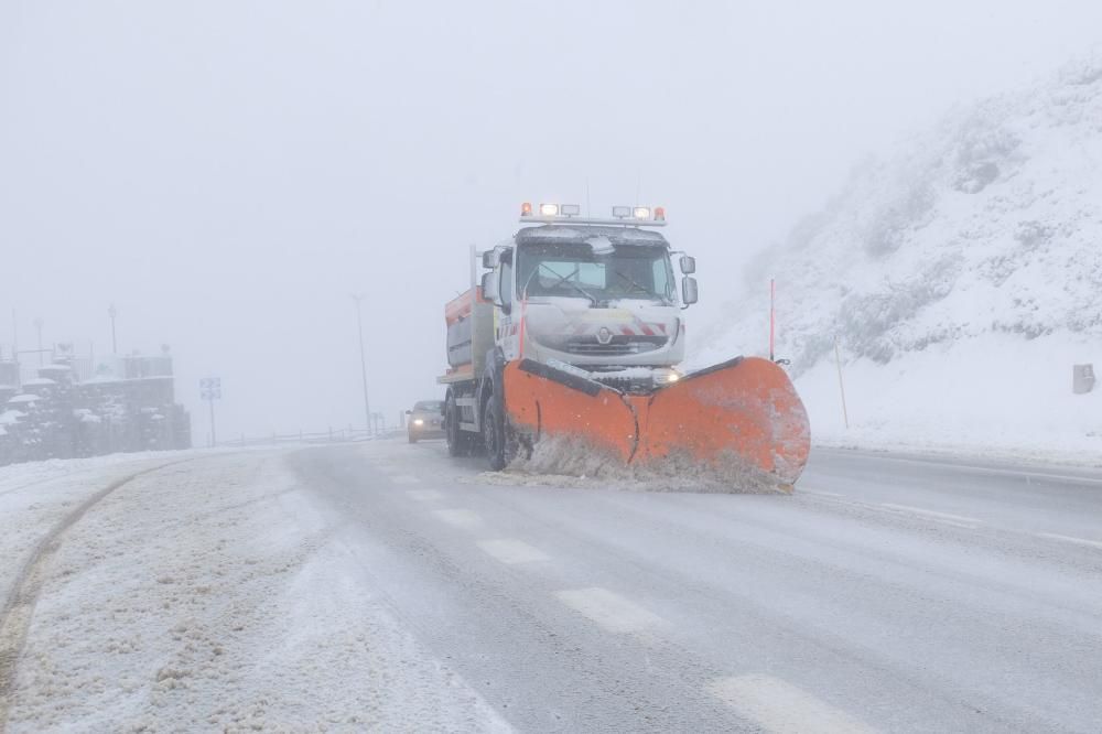 Nieve en el puerto de Pajares