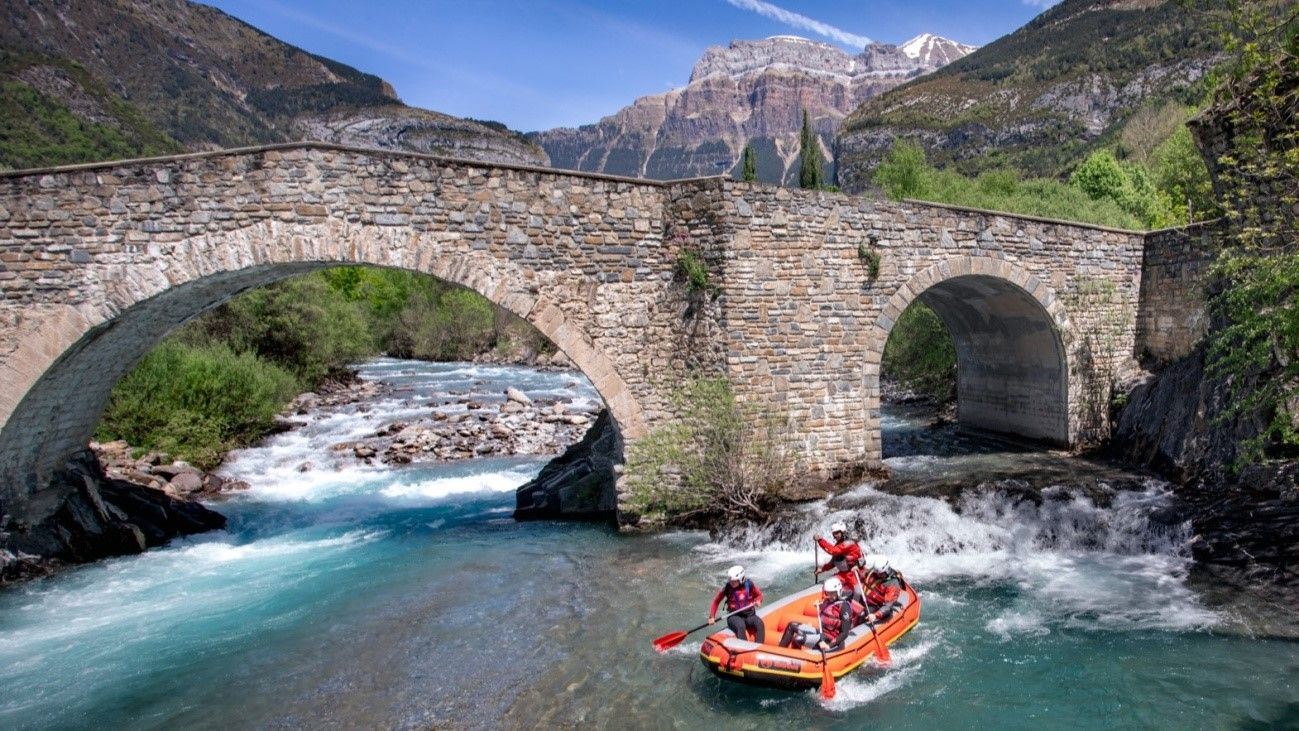 Rafting en Huesca, mejor destino de aventura de Europa según los World Travel Awards