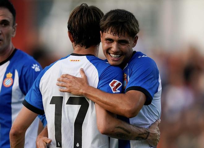 El Espanyol supera con solvencia el primer amistoso del verano contra el Olot (0-3)