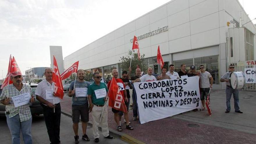 La plantilla de Cordobautos López protesta por el impago de nóminas
