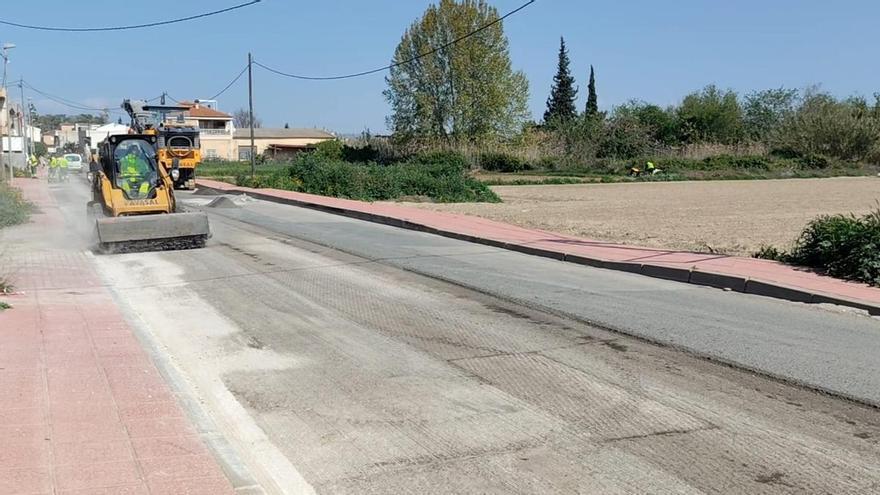 Zarandona estrena 2.500 m2 de asfalto en la avenida Cabezo de Torres