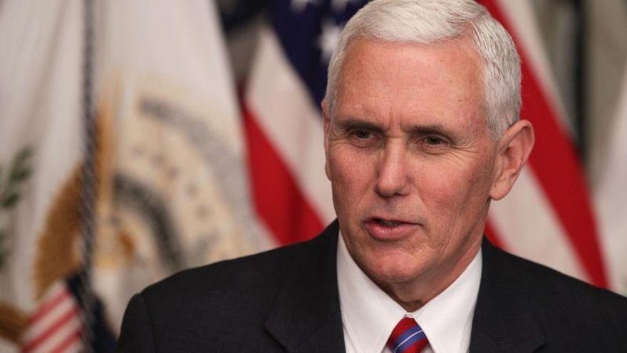 Pence también usó su mail personal... y se lo &#039;hackearon&#039;