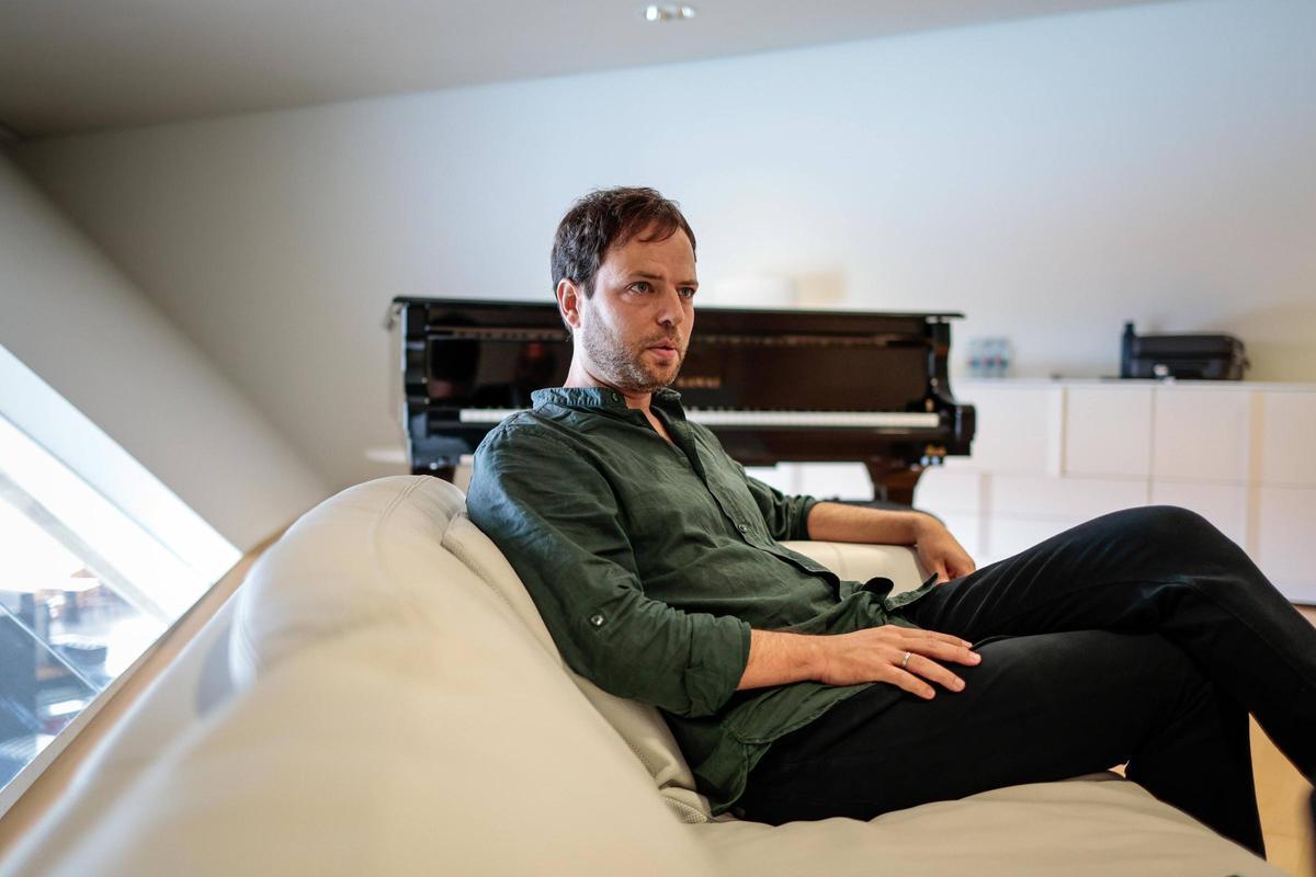 Valencia VLC entrevista al compositor valenciano Francisco Coll autor de la adaptación del Tonto del Pueblo que se representa en Les Arts