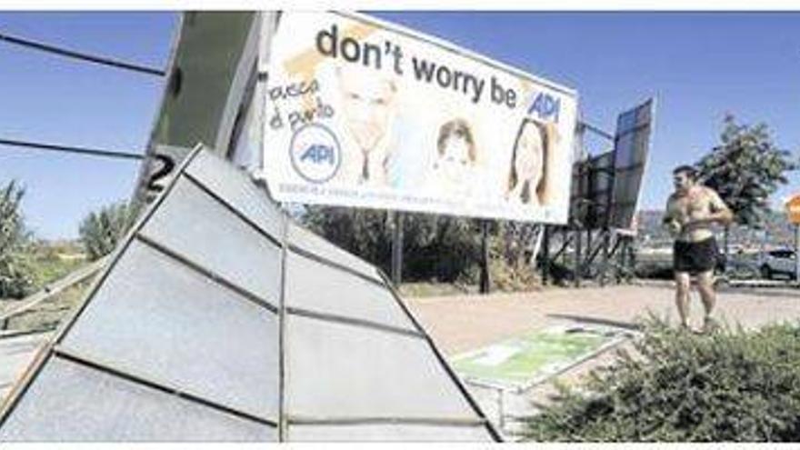 Castellón y Benicàssim amanecen con árboles y casetas destrozados