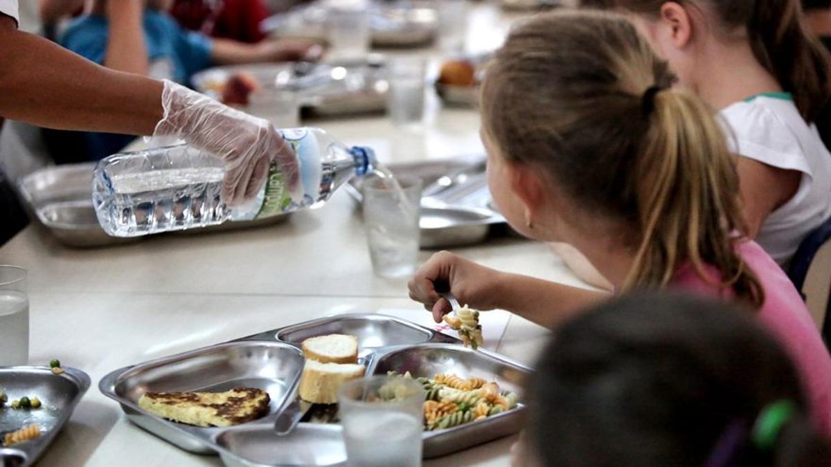 Sanidad regulará los menús de los comedores escolares para atajar la obesidad en los niños Sanidad regulará los menús de los comedores escolares para atajar la obesidad en los niños