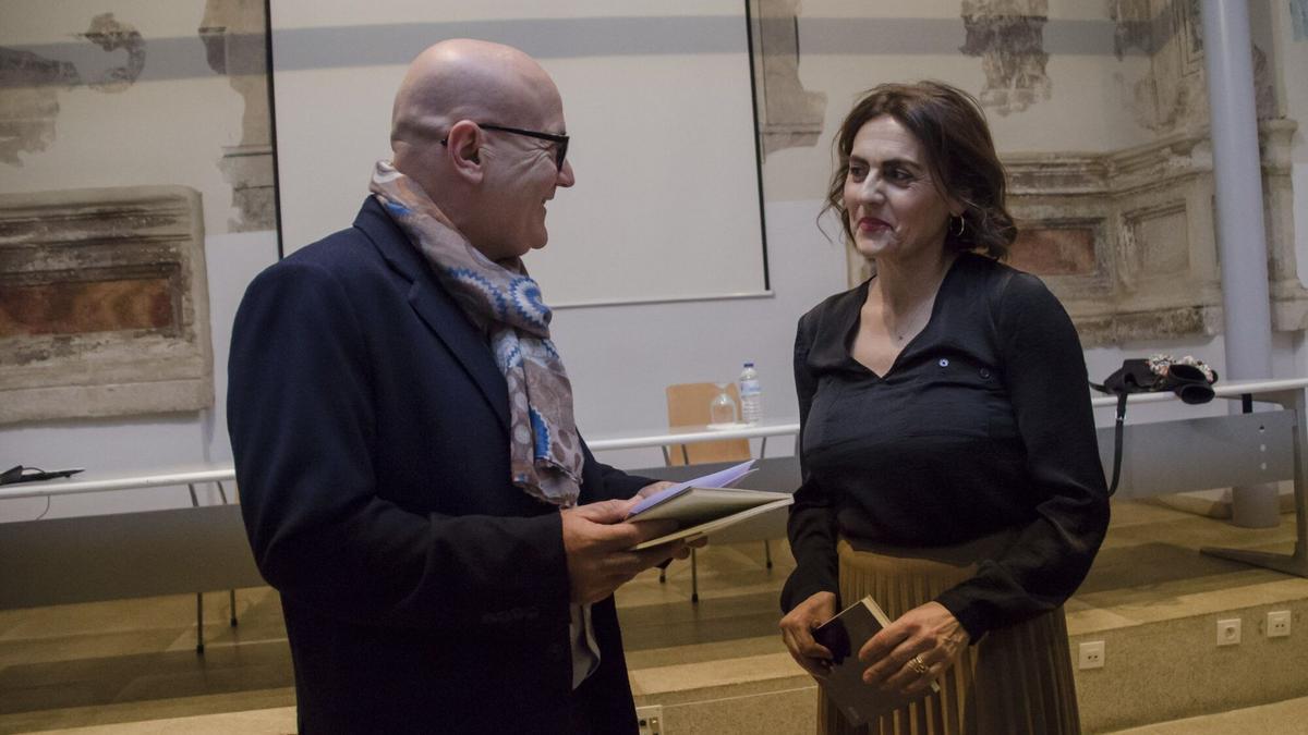 PRESENTACION MALOS DIAS VICTORIA PELAYO.