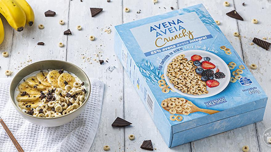 Receta | Avena Crunchy con yogur bebible natural, plátano, polvo de cacahuete y chocolate 85%