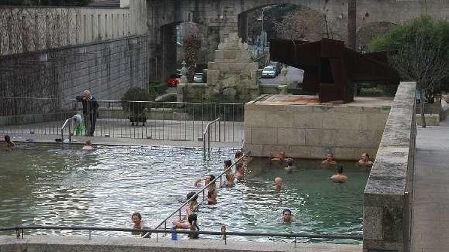 La piscina termal de As Burgas, la única con actividad. // Iñaki Osorio