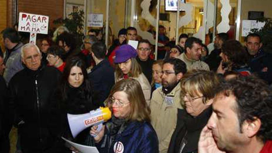 APSA se echa a la calle por la deuda de la Generalitat