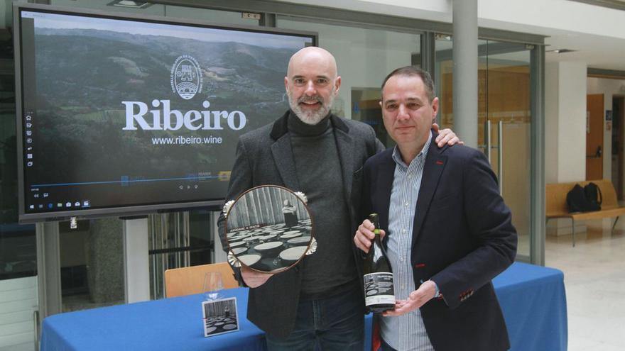 Xabier Díaz y Juan M. Casares, durante la presentación de la colaboración.