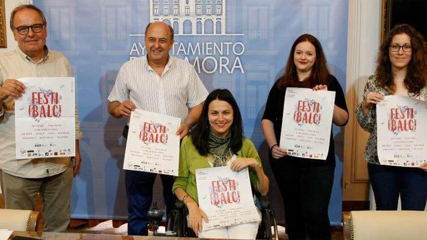 Representantes municipales, de Caja Rural y la organización.