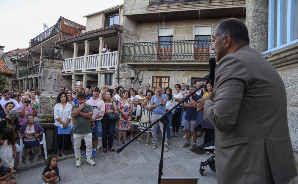 El alcalde ensalzó la figura de la homenajeada. | FDV