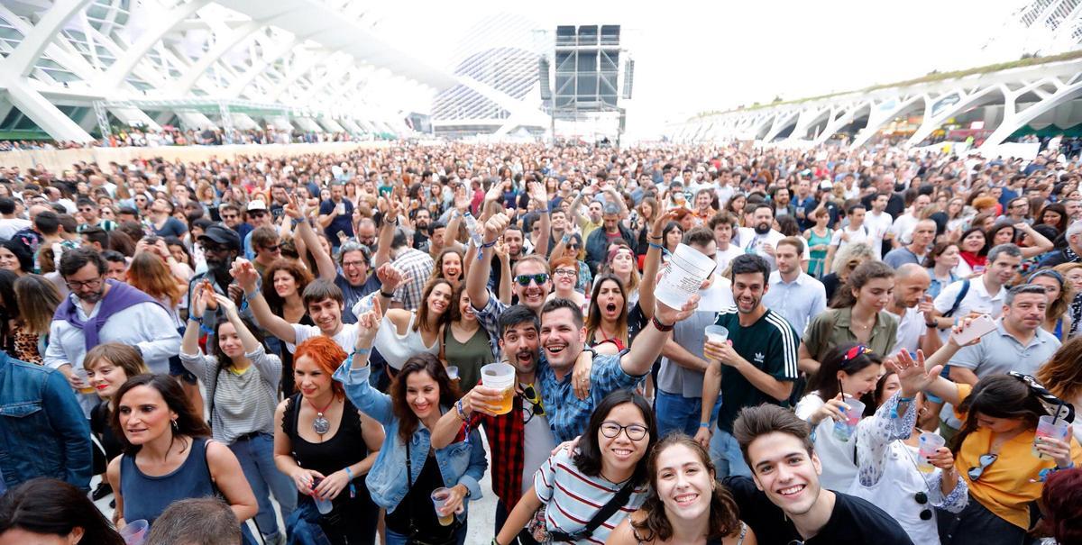 Miles de personas están pendientes de saber si los conciertos en Les Arts se celebrarán o no