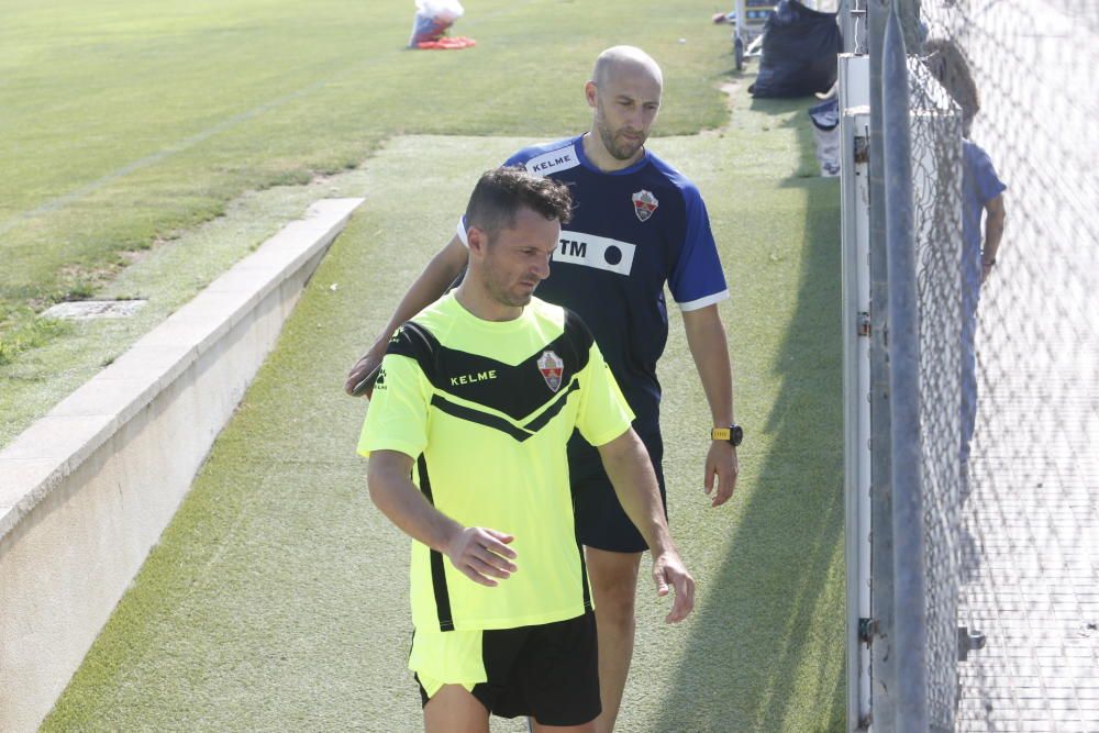 El Elche estrena indumentaria de entrenamiento