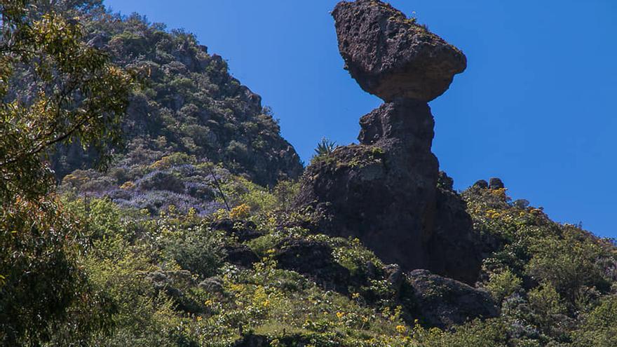 Un paseo por el Roque de la Vela, en Tenteniguada