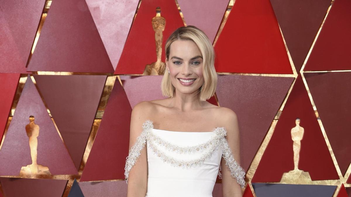 Margot Robbie en plan novia