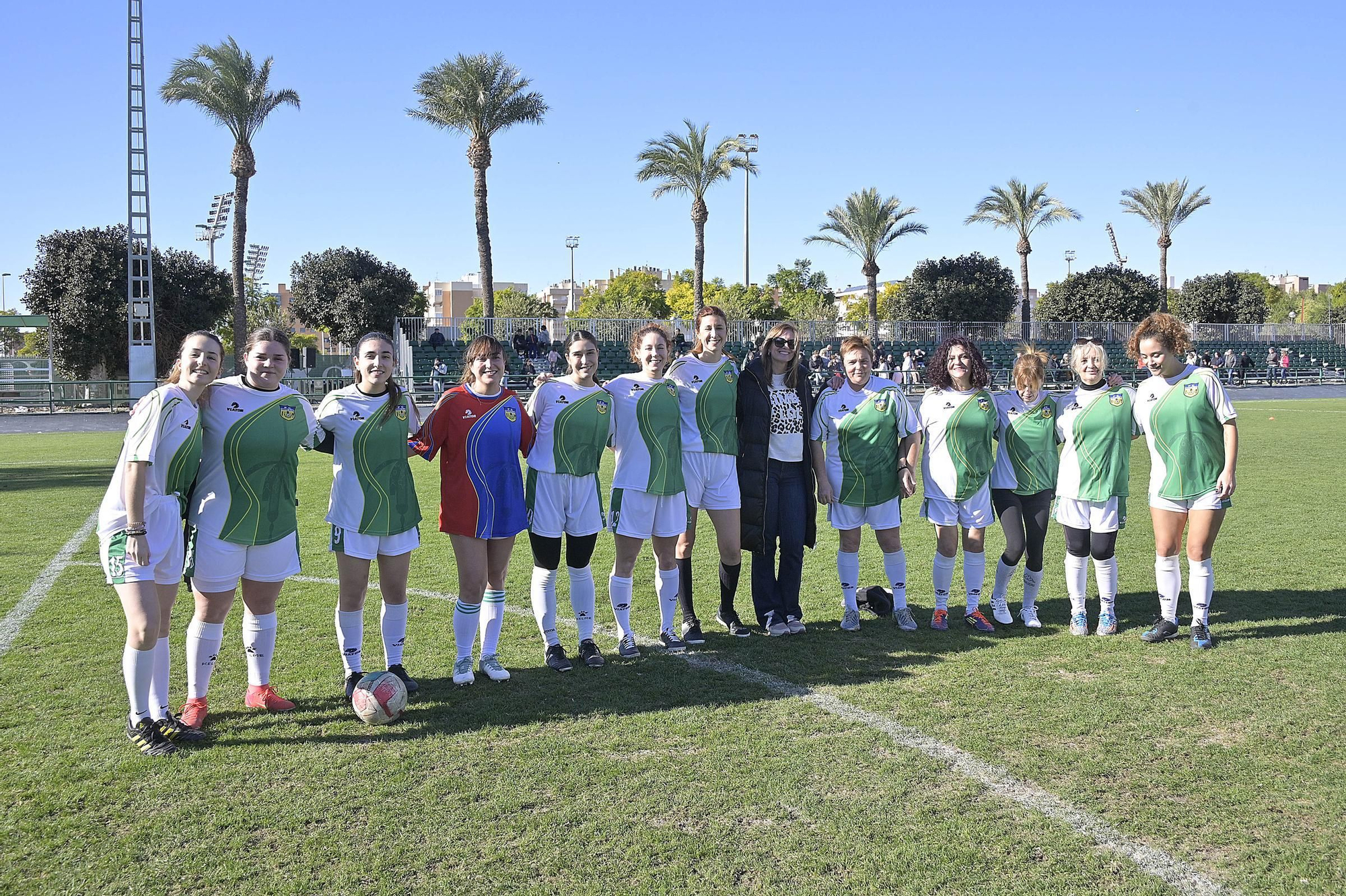 Partido de futbol benefico populares informadores