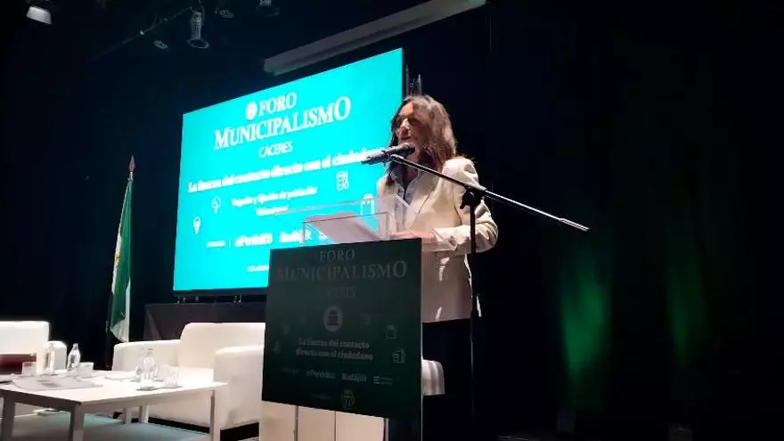 Vídeo | María Ortiz, directora general de Prensa Ibérica en Extremadura, inaugura el Foro Municipalismo 2025