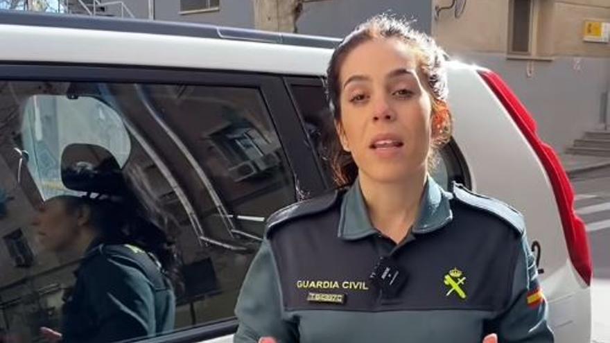 La Guardia Civil, obligada a emitir una alerta por el nuevo fraude de la oferta de empleo: si recibes esto, la estafa ha comenzado