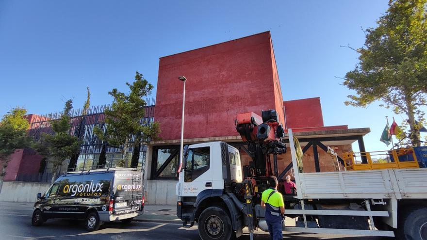 El centro de salud de Valdepasillas pasa a llamarse Cerro del Viento