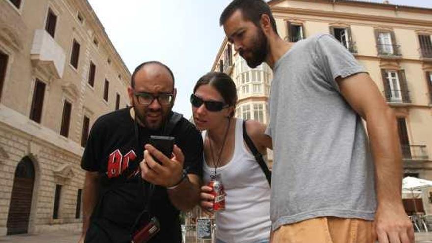 Desde primera hora de la mañana, las calles del Centro Histórico se fueron plagando de autómatas que, móvil en mano, esperaban la señal de Jason Buzi.