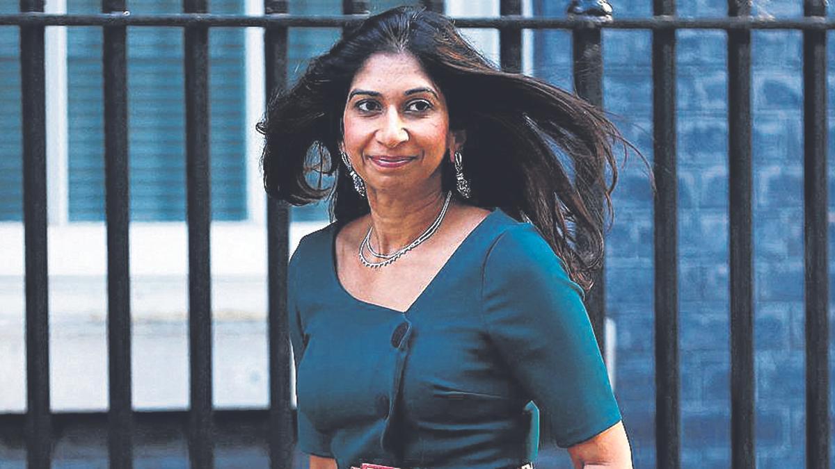 Suella Braverman, camino deuna reunióndel Gabinete en el 10 de Downing Street.