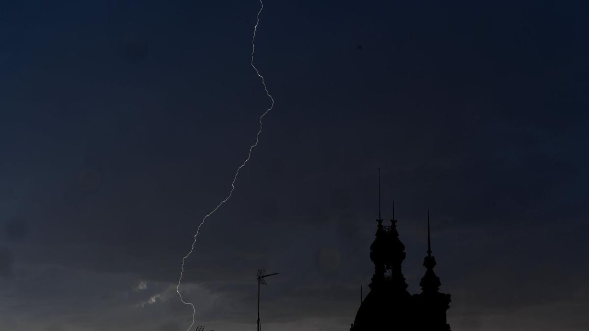 Nueva tormenta eléctrica en el cielo de A Coruña