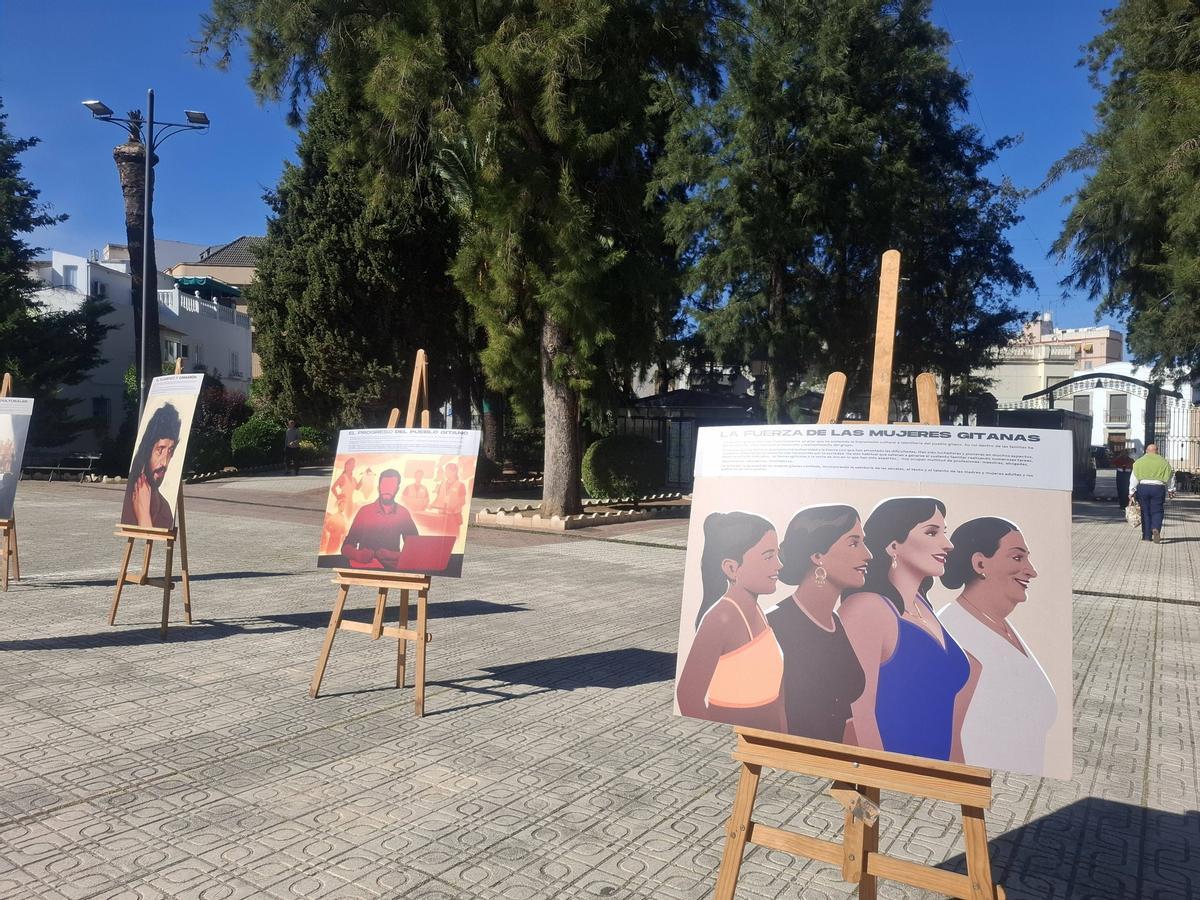Exposición sobre el pueblo gitano en el parque de la Piedad.