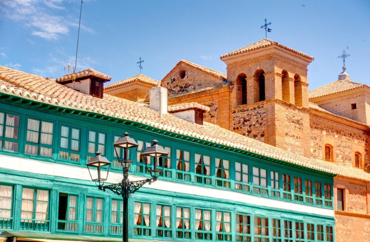 Una arquitectura castellana vibrante y el corral de comedias más antiguo de Europa: las joyas de esta infravalorada villa de La Mancha