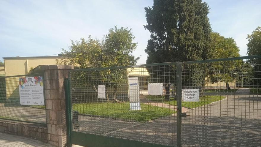 Las familias del colegio de Llaranes cargan contra el Ayuntamiento de Avilés por dividir el comedor escolar