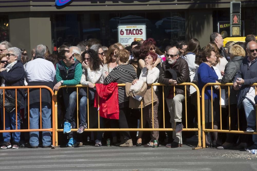 Búscate en la mascletà del 8 de marzo