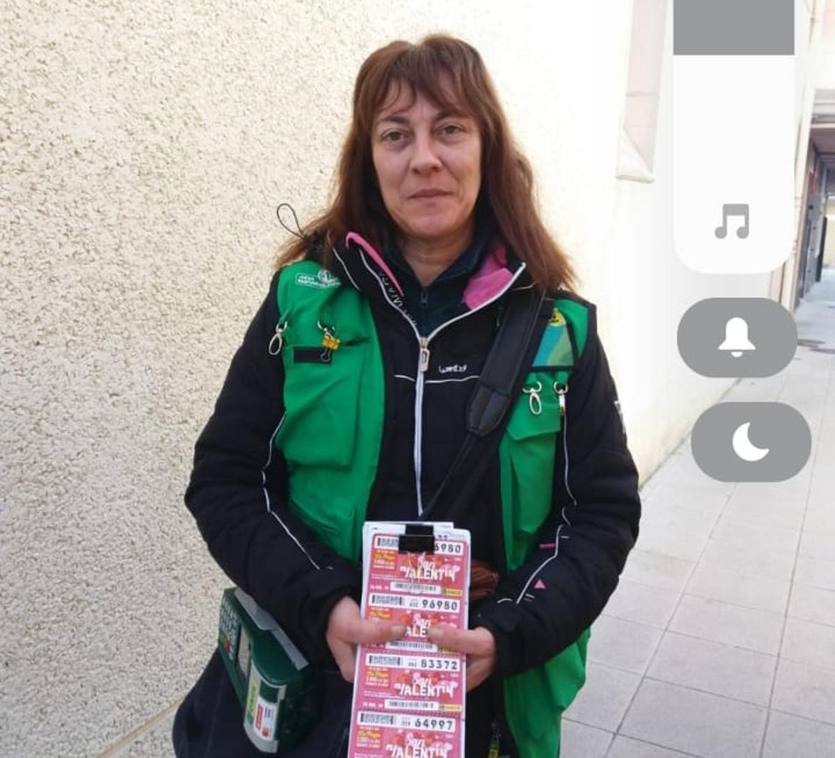 Isabel Landeira, vendedora de la ONCE en A Laracha.