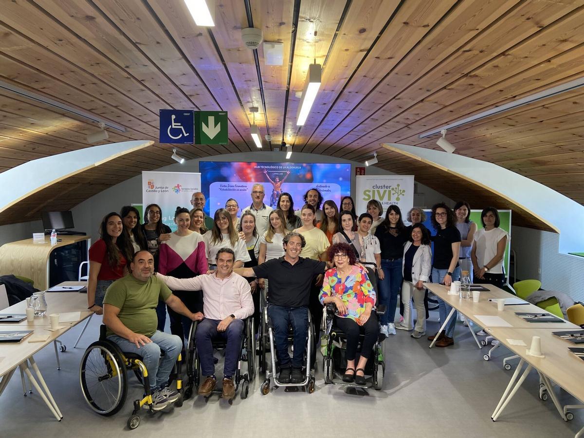 Taller «Más independencia para la dependencia» en el HUB de La Aldehuela (Zamora).