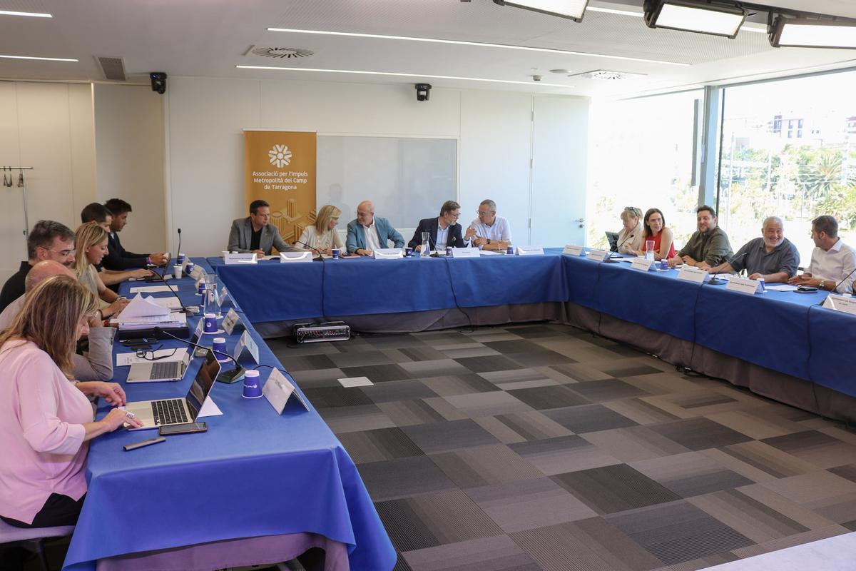 La segunda asamblea del AMT, que ha tenido lugar este martes en el Port de Tarragona.