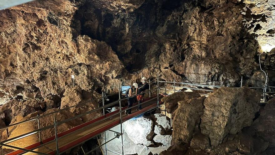 Vuelven las visitas a Cueva Victoria este verano en Cartagena