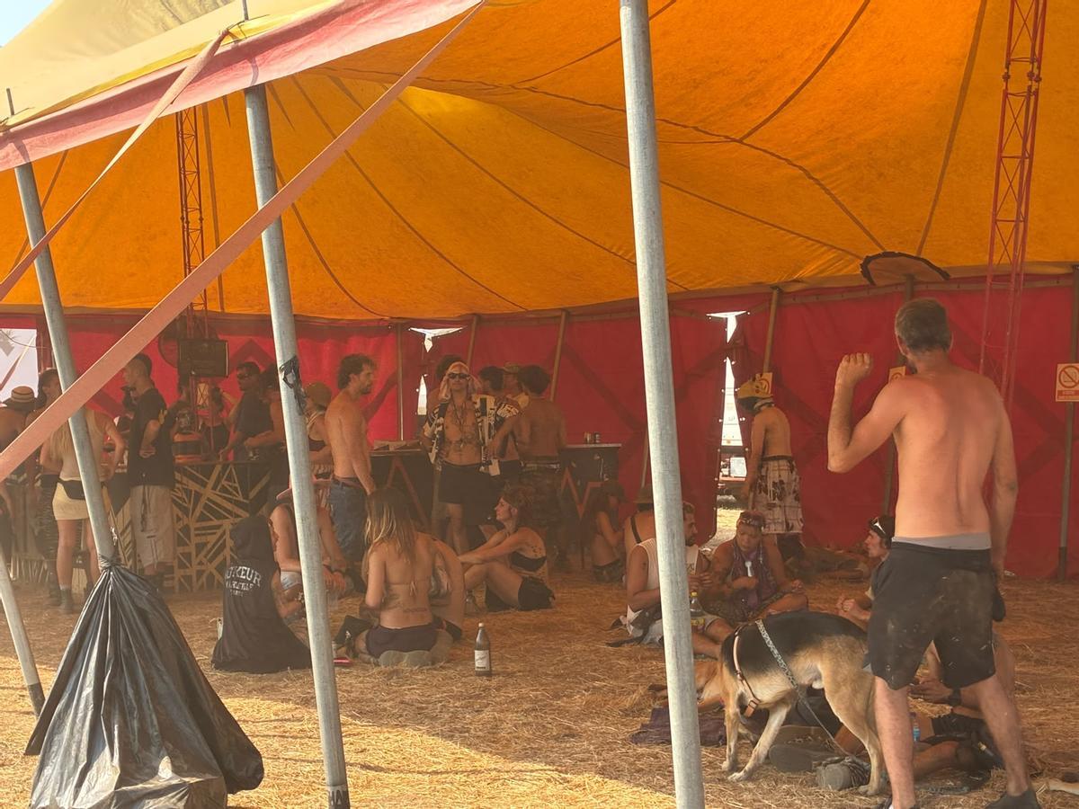 Galería | Así es la 'rave' de La Granja (Cáceres) Galería | Así es la 'rave' de La Granja (Cáceres)