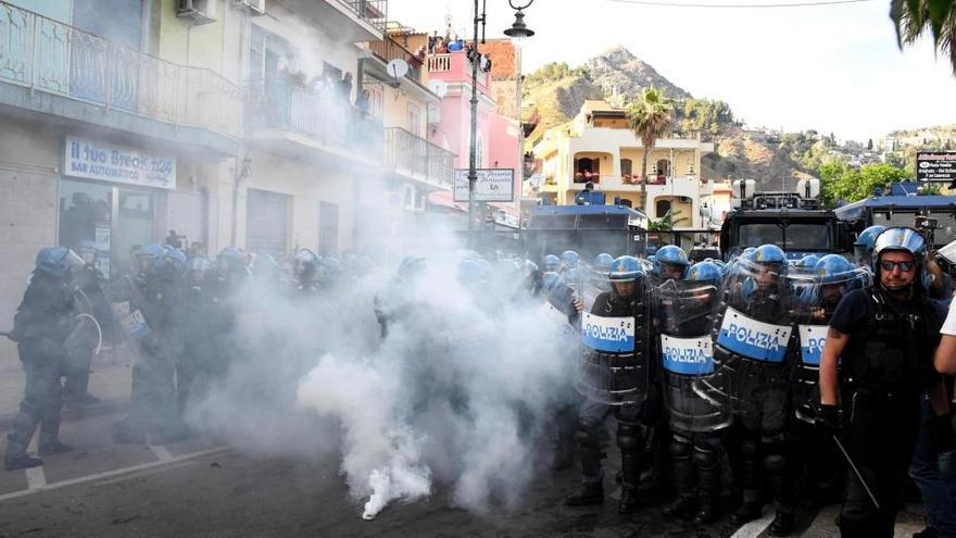 Choques entre policías y manifestantes en la cumbre del G7