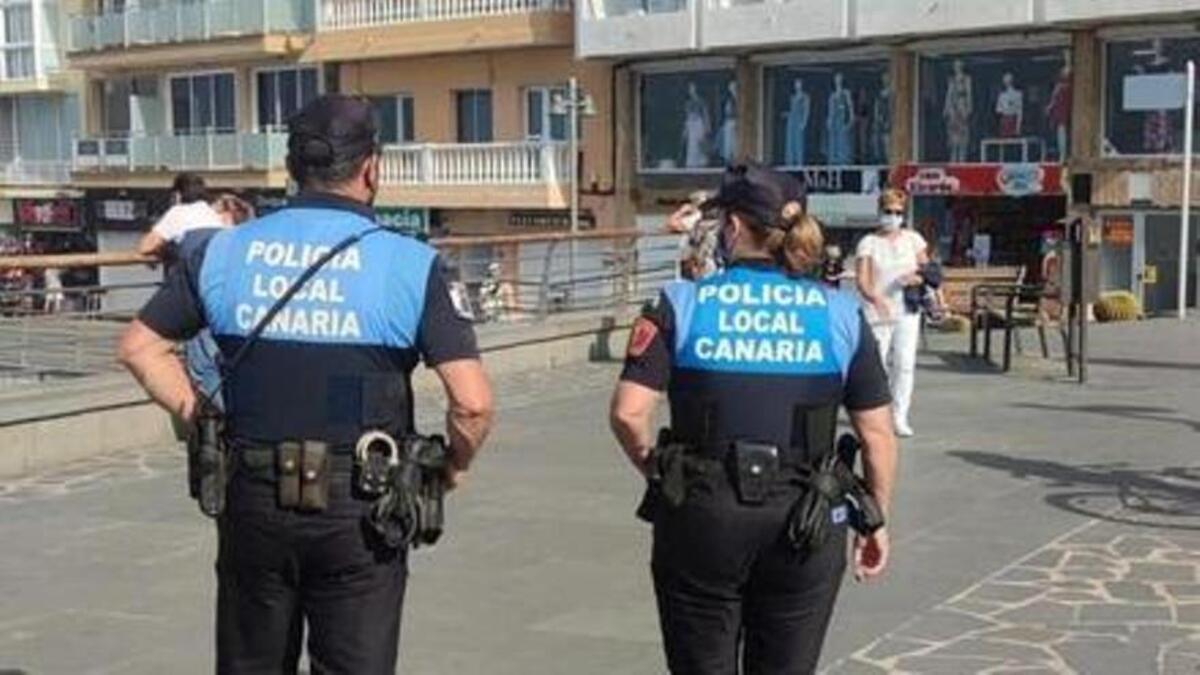 Dos agentes de la Policía Local de Puerto de la Cruz en una imagen de archivo.