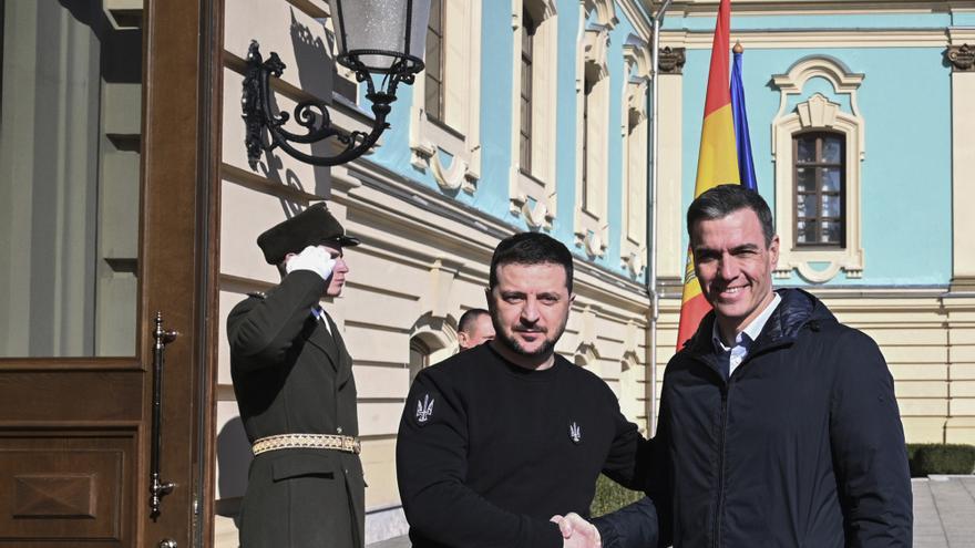 El encuentro entre Pedro Sánchez y Zelensky, en imágenes