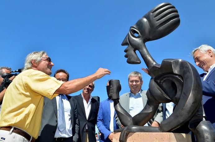 MONUMENTO BARES JAIME URRUTIA MELONERAS COCA COLA