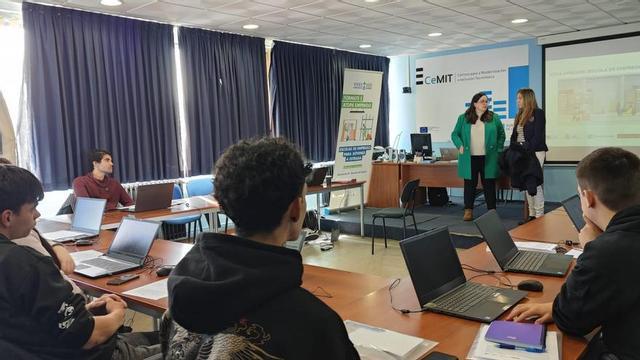 Unas jornadas de emprendimiento para jóvenes en A Estrada. |