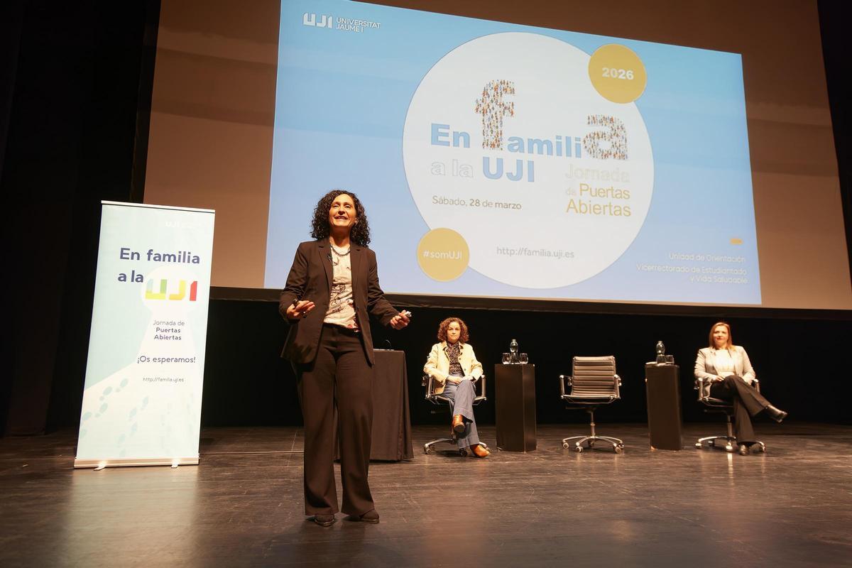 La Jornada de Portes Obertes «En família a l’UJI» mostra a 1.200 persones l’oferta formativa i les instal·lacions i serveis del campus La Jornada de Portes Obertes «En família a l’UJI» mostra a 1.200 persones l’oferta formativa i les instal·lacions i serveis del campus