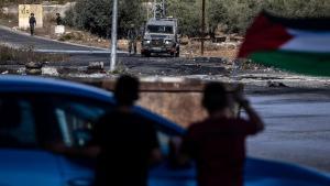 Fuerzas israelíes controlan una protesta en Ramala, este viernes.
