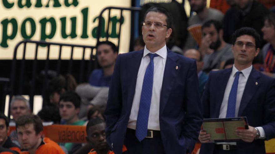 Pedro Martínez, durante un encuentro en La Fonteta.