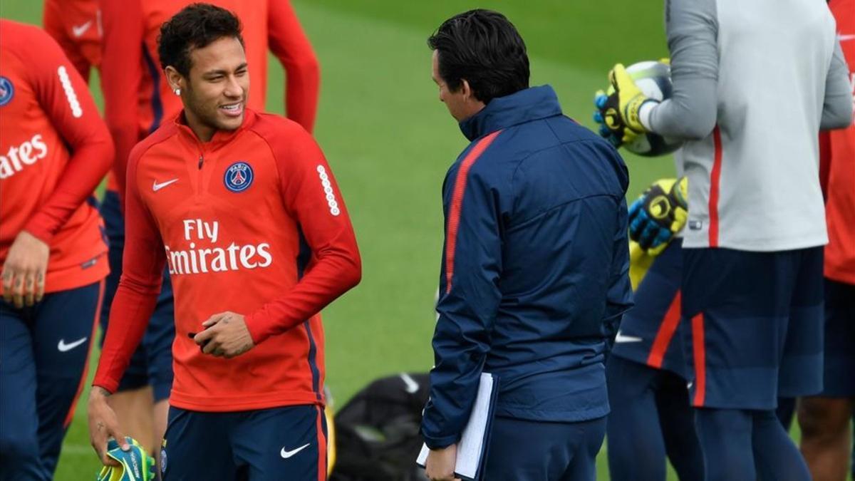 La relación de Neymar con Unai Emery parece estable después de varios altibajos