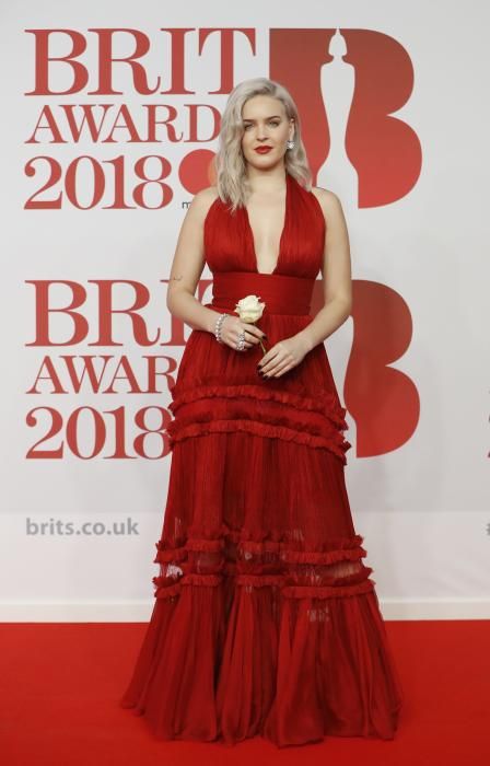 Anne-Marie, en la alfombra roja de los BRIT Awards